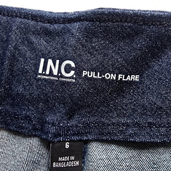 INC International Concepts Pull On Flare Jeans Womens 6 Dark Wash NWOT - Picture 3 of 8